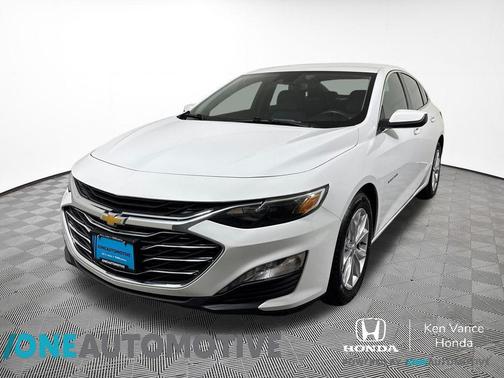 Summit White 2024 Chevrolet Malibu FWD 1LT