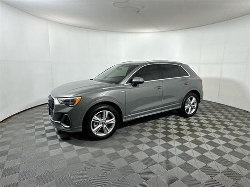 2022 Audi Q3 45 S line Premium