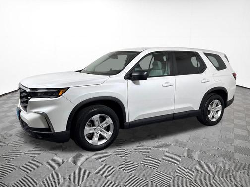 Platinum White Pearl 2023 Honda Pilot AWD LX