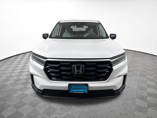 Platinum White Pearl 2023 Honda Pilot AWD LX
