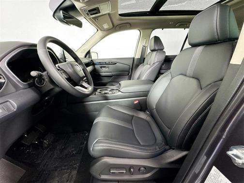 2025 Honda Pilot Touring 8-Passenger