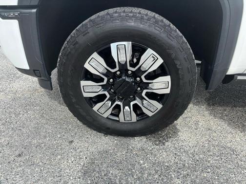 2024 GMC Sierra 2500 Denali