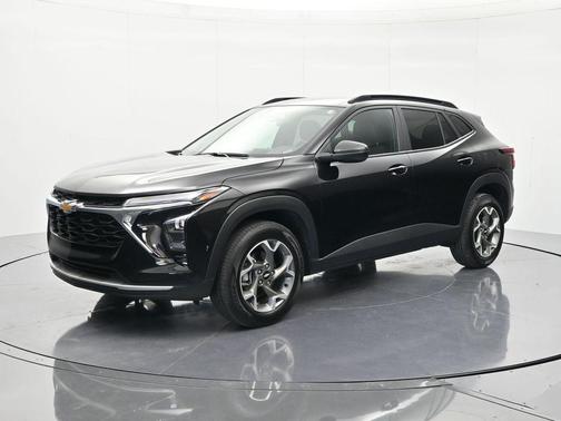 Black Metallic 2025 Chevrolet Trax LT