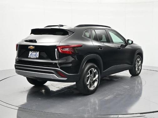 Black Metallic 2025 Chevrolet Trax LT