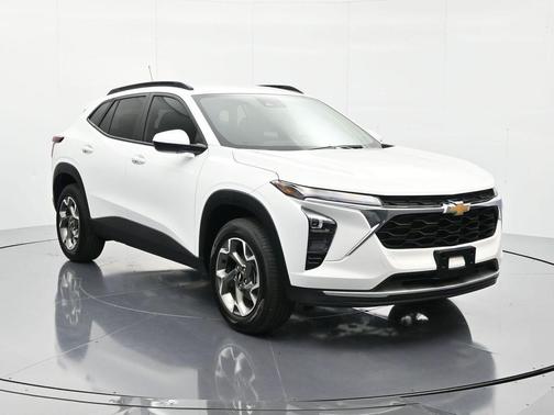 Summit White 2026 Chevrolet Trax LT