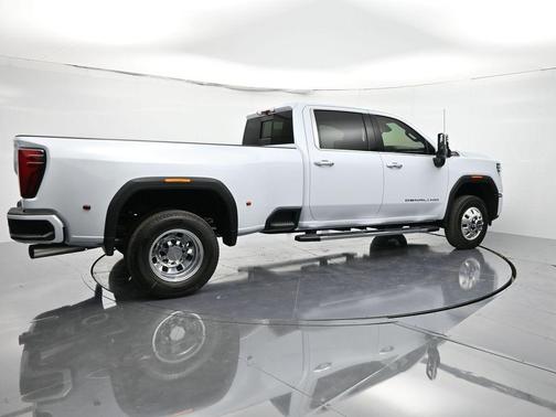 Glacier White 2026 GMC Sierra 3500 Denali