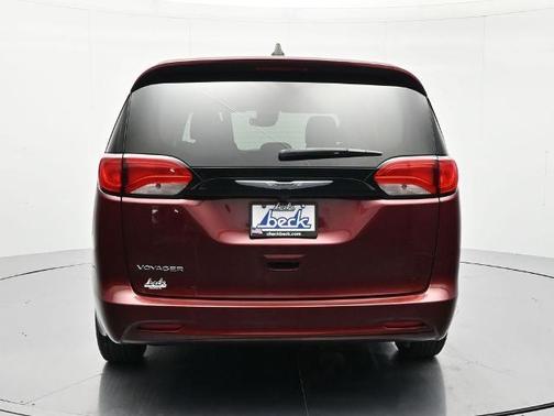 Velvet 2023 Chrysler Voyager LX