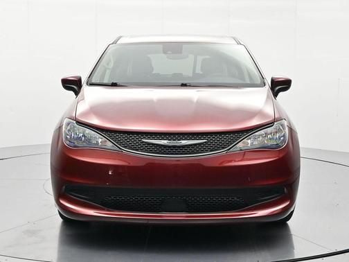 Velvet 2023 Chrysler Voyager LX