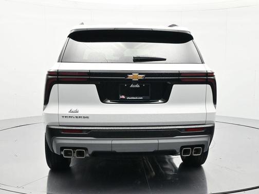 Summit White 2026 Chevrolet Traverse LT