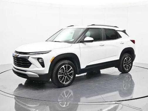Summit White 2025 Chevrolet Trailblazer LT