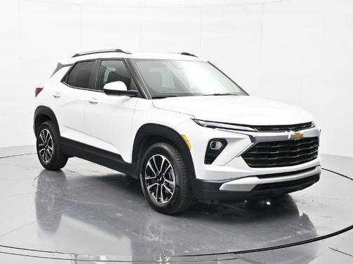 Summit White 2025 Chevrolet Trailblazer LT