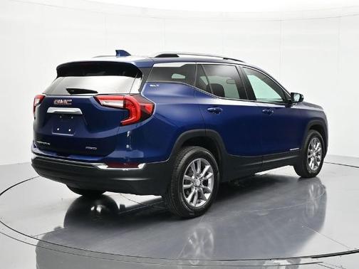 Marine Metallic 2023 GMC Terrain SLT