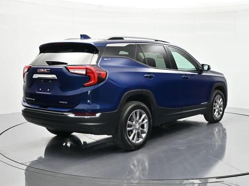 Marine Metallic 2023 GMC Terrain SLT