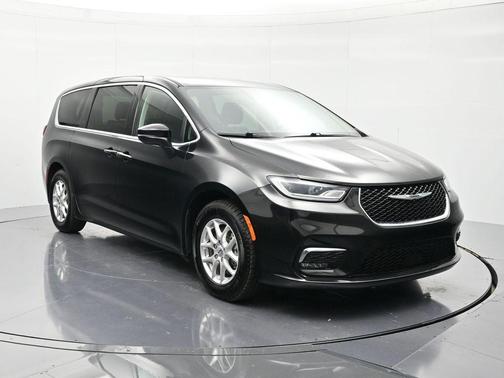 2023 Chrysler Pacifica Touring-L