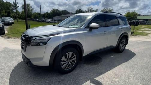 2025 Nissan Pathfinder SV