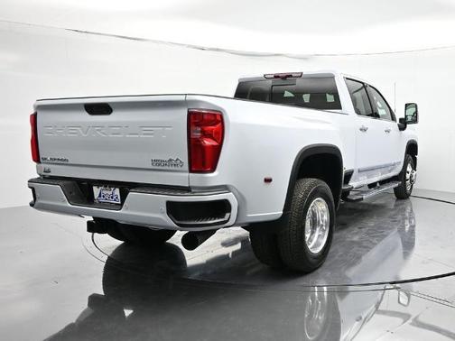 Polar White 2026 Chevrolet Silverado 3500 High Country