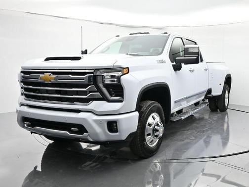 Polar White 2026 Chevrolet Silverado 3500 High Country