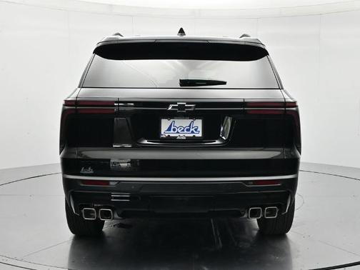 Black Metallic 2026 Chevrolet Traverse LT