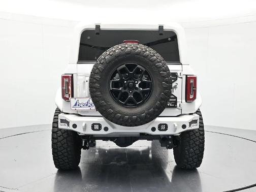 Oxford White 2023 Ford Bronco Outer Banks