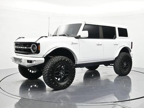 Oxford White 2023 Ford Bronco Outer Banks