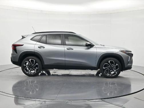 Sterling Gray Metallic 2026 Chevrolet Trax 2RS