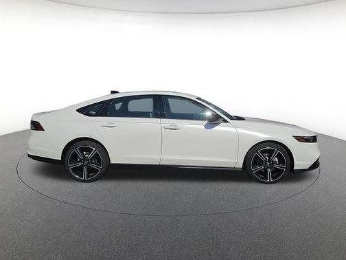 Platinum White 2026 Honda Accord SE