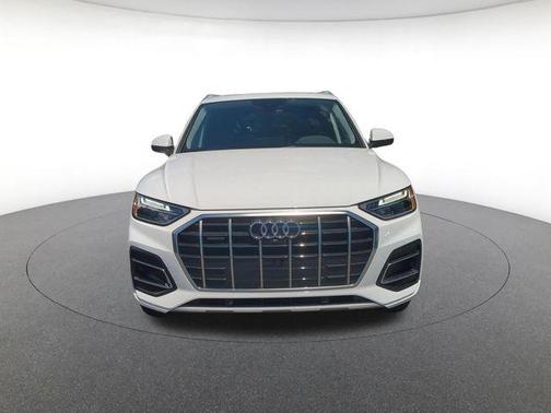 Ibis White 2023 Audi Q5 40 Premium Plus