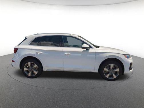 Ibis White 2023 Audi Q5 40 Premium Plus