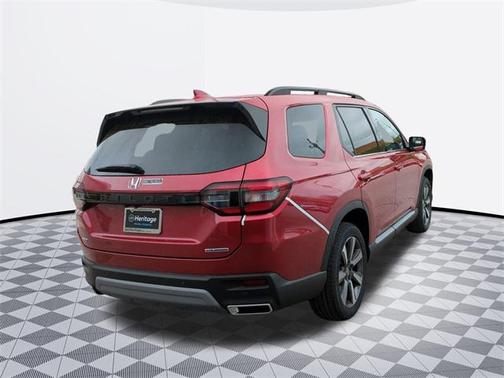 2025 Honda Pilot Touring 8-Passenger