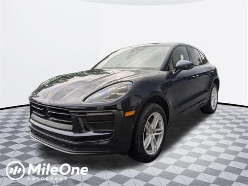 2022 Porsche Macan Base