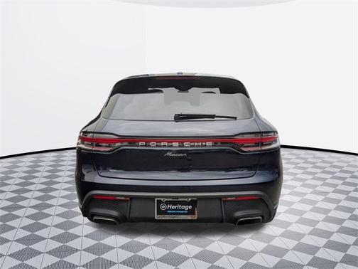 2022 Porsche Macan Base