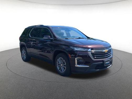 Black Cherry Metallic 2022 Chevrolet Traverse LT Cloth