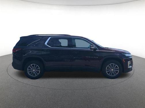 Black Cherry Metallic 2022 Chevrolet Traverse LT Cloth