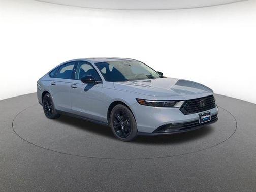 Meteorite Gray Metallic 2025 Honda Accord SE
