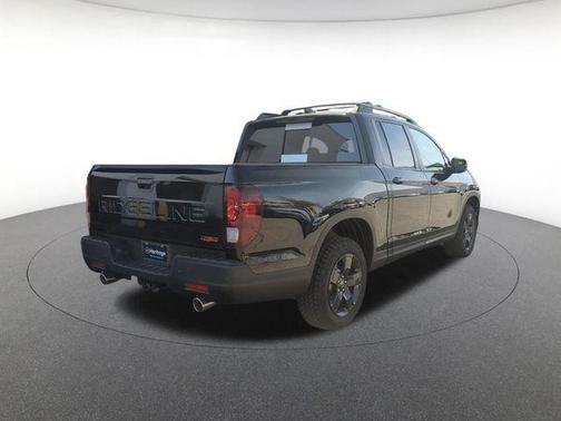 Crystal Black Pearl 2026 Honda Ridgeline TrailSport