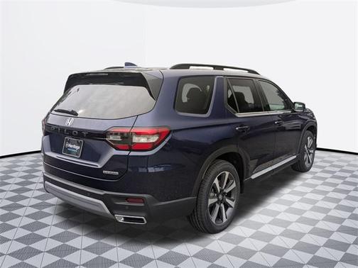 2025 Honda Pilot Touring 8-Passenger