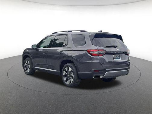 Modern Steel Metallic 2026 Honda Pilot Touring 8-Passenger