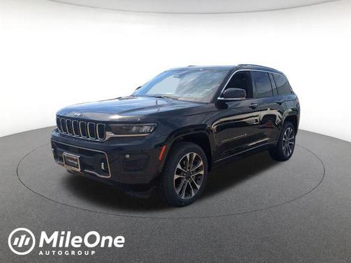Diamond Black Crystal Pearlcoat 2023 Jeep Grand Cherokee Overland