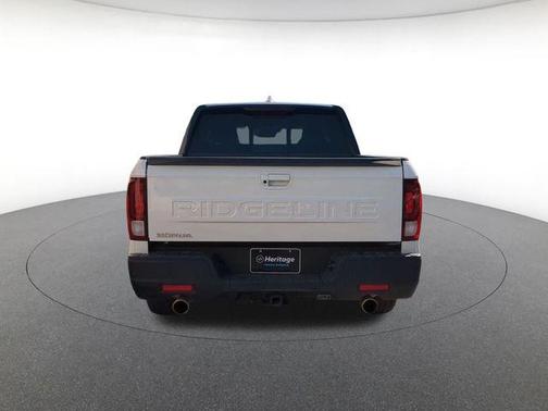Platinum White 2024 Honda Ridgeline Black