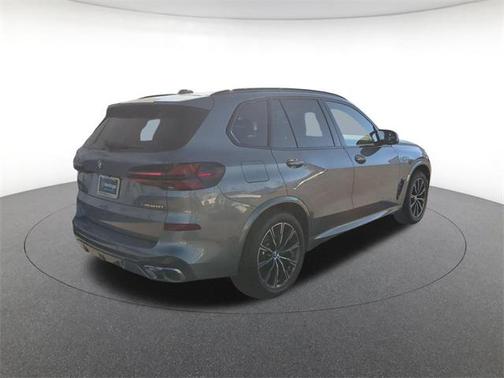 2026 BMW X5 M60i