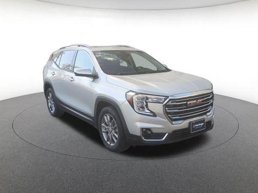 Quicksilver Metallic 2022 GMC Terrain SLT