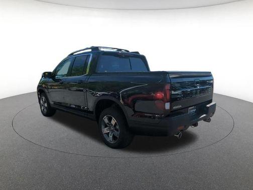 Crystal Black Pearl 2026 Honda Ridgeline RTL