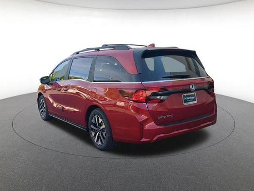 Radiant Red Metallic II 2026 Honda Odyssey EX-L