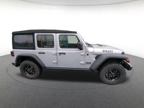Silver Zynith Clearcoat 2024 Jeep Wrangler Willys