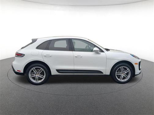 2022 Porsche Macan Base