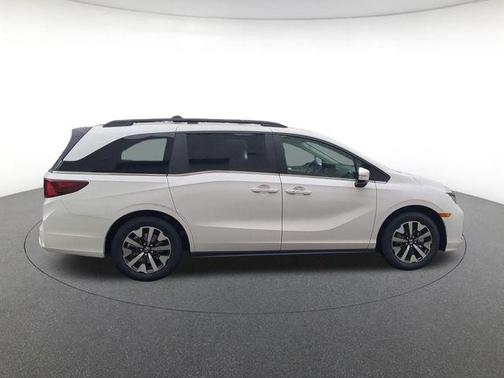 Platinum White Pearl 2026 Honda Odyssey EX-L