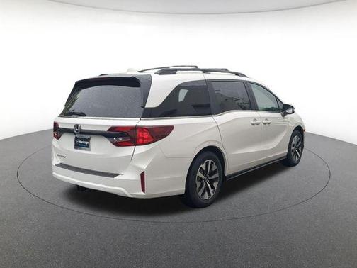 Platinum White Pearl 2026 Honda Odyssey EX-L
