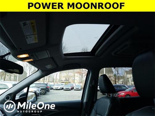 Lunar Silver Metallic 2017 Honda Pilot EX-L