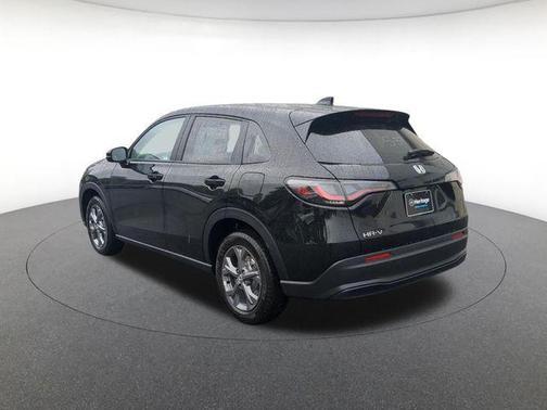 Crystal Black Pearl 2027 Honda HR-V LX