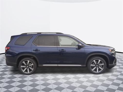 2025 Honda Pilot Touring 8-Passenger